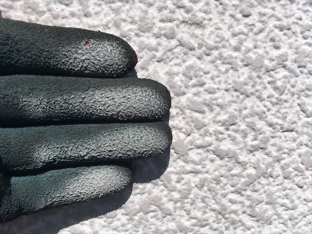 外壁のチョーキング確認