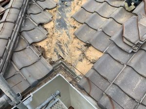 谷板金撤去後の下地
