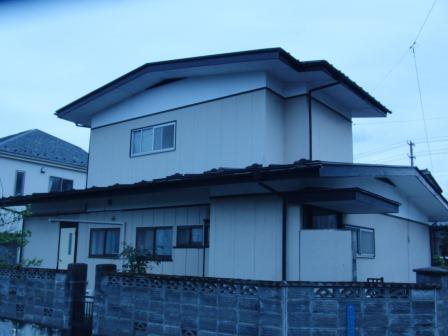 塗装か葺き替えか