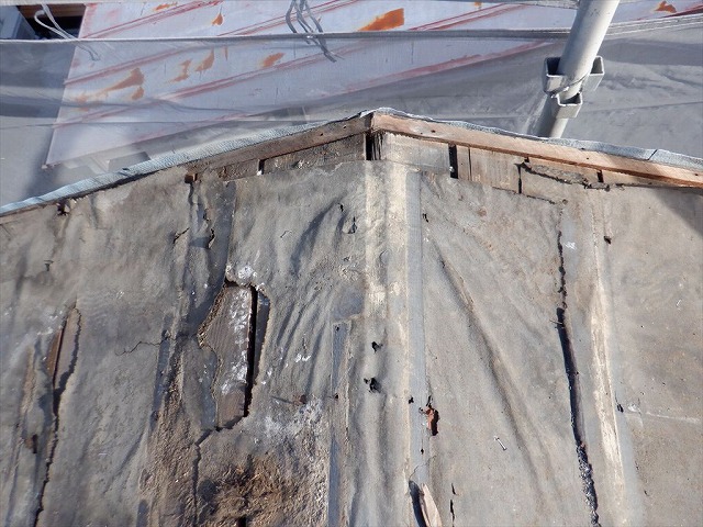 塩竈市　劣化し腐食や亀裂のある下地