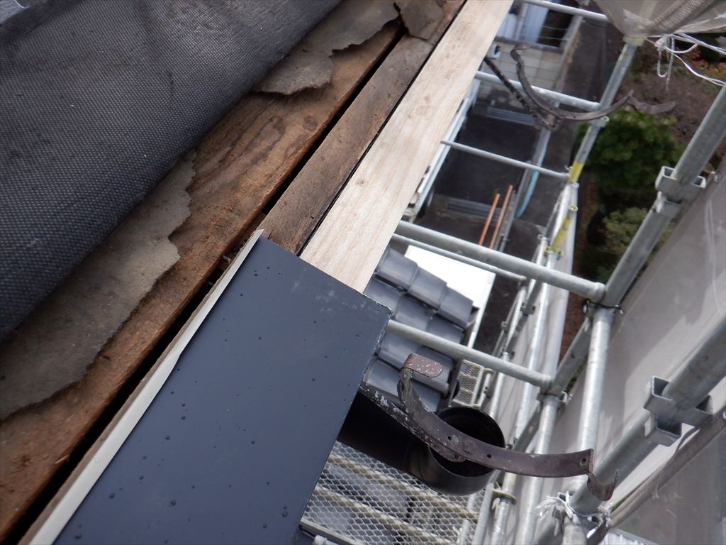 唐草（カラーＧＬ鋼板0.35ｍｍ）