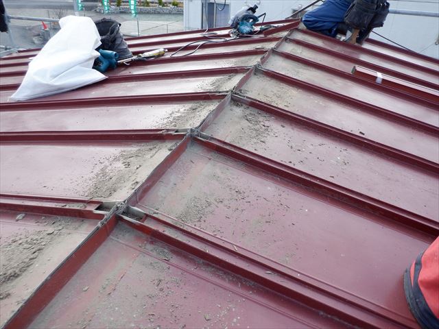 既存棟包み解体