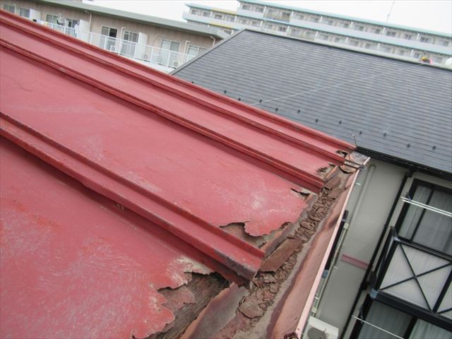 軒先唐草がボロボロ