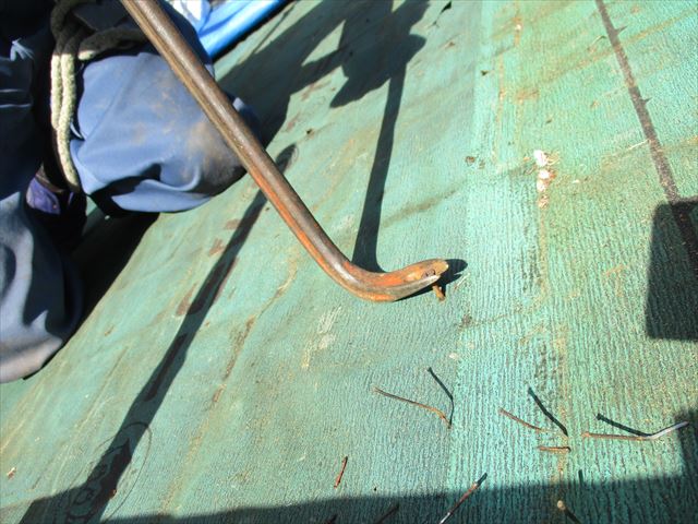 錆びたコースレッドを抜きます