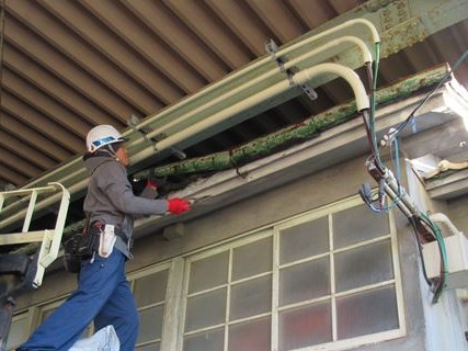 既存雨樋の解体