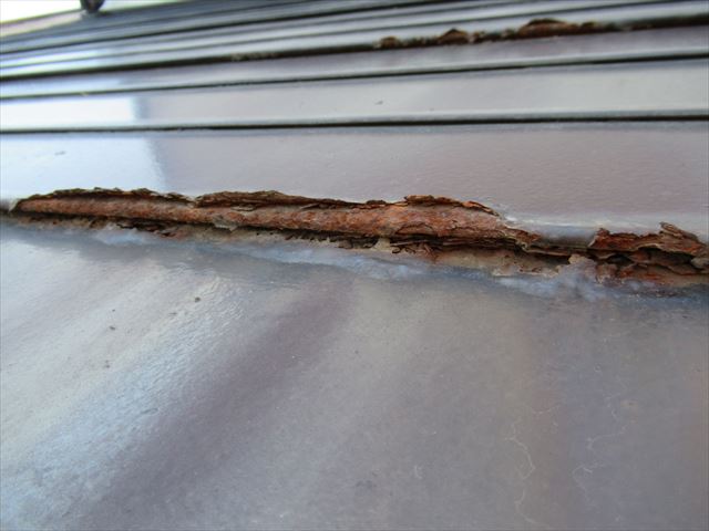1階屋根の錆び