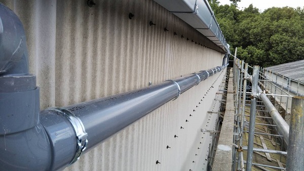 VUパイプ壁面取り付け