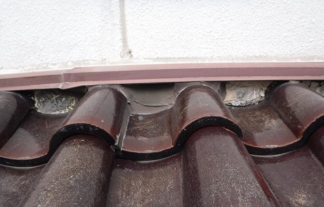 壁ノシシリコン詰め込み