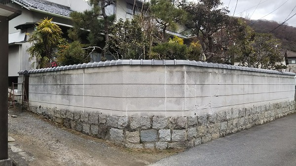 ブロック塀瓦取り付け完成