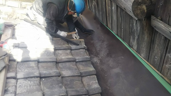 陸谷板金取り合い瓦復旧工事