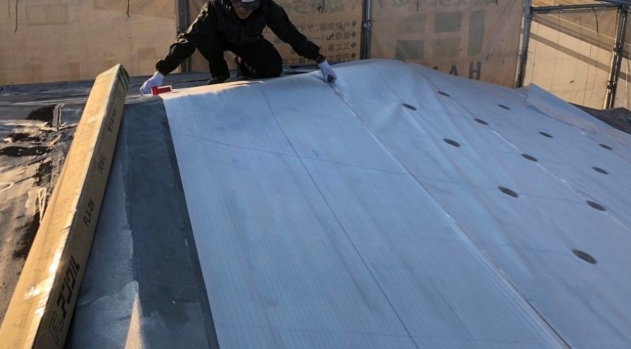 米原市のアパートの屋根防水下地写真①
