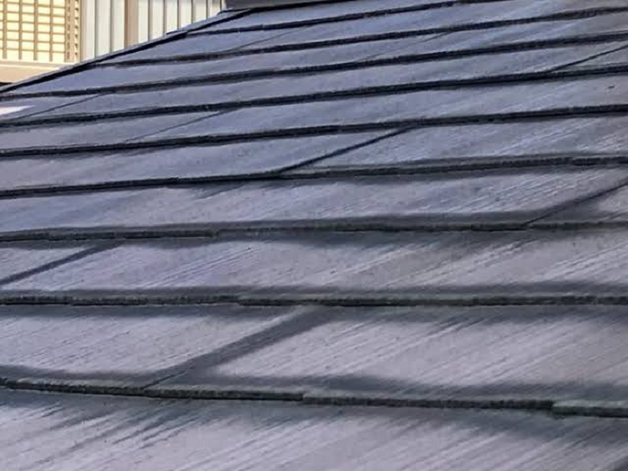 塗膜を失い防水性の低下したスレート