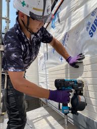 釘打ちのサイディング