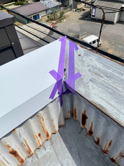 横暖ルーフαｓ　バズルーフ　カツキ板金　寄棟　屋根葺き替え　カバー工法