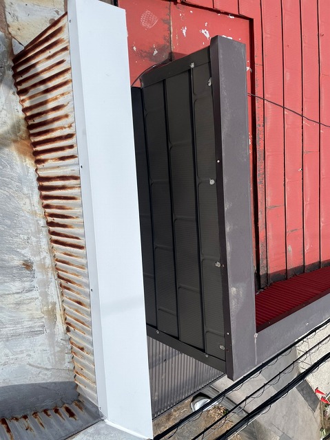 横暖ルーフαｓ　バズルーフ　カツキ板金　寄棟　屋根葺き替え　カバー工法