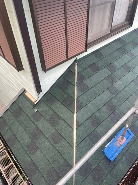 ディプロマットスター　バズルーフ　カツキ板金　寄棟　屋根葺き替え　カバー工法