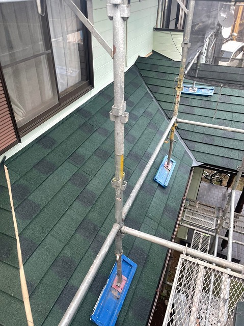 ディプロマットスター　バズルーフ　カツキ板金　寄棟　屋根葺き替え　カバー工法