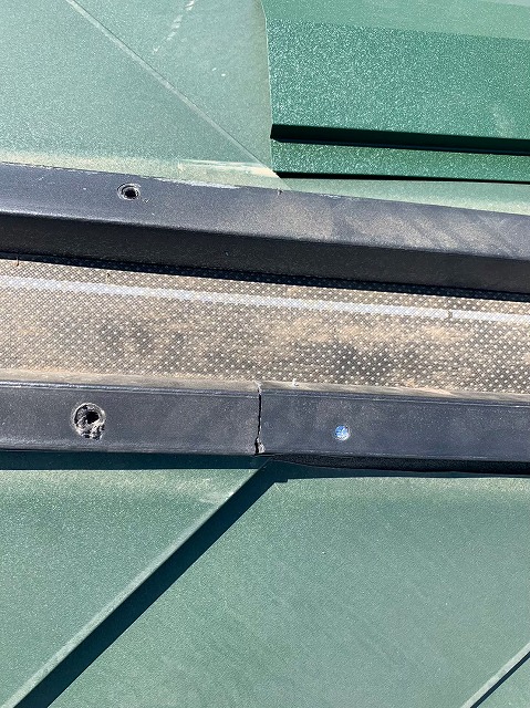 横暖ルーフαｓ　バズルーフ　カツキ板金　寄棟　屋根葺き替え　カバー工法