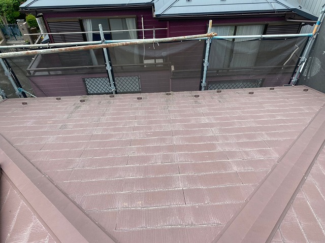 スレート屋根から横暖ルーフを使った屋根カバー工事を行いました！川口市屋根カバー工事　横暖ルーフαｓ　ニチハ　センタールーフ　スレートボロボロ　ガルバリウム鋼板　
