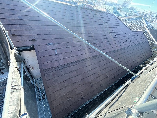 スレート屋根から横暖ルーフを使った屋根カバー工事を行いました！川口市屋根カバー工事　横暖ルーフαｓ　ニチハ　センタールーフ　スレートボロボロ　ガルバリウム鋼板　