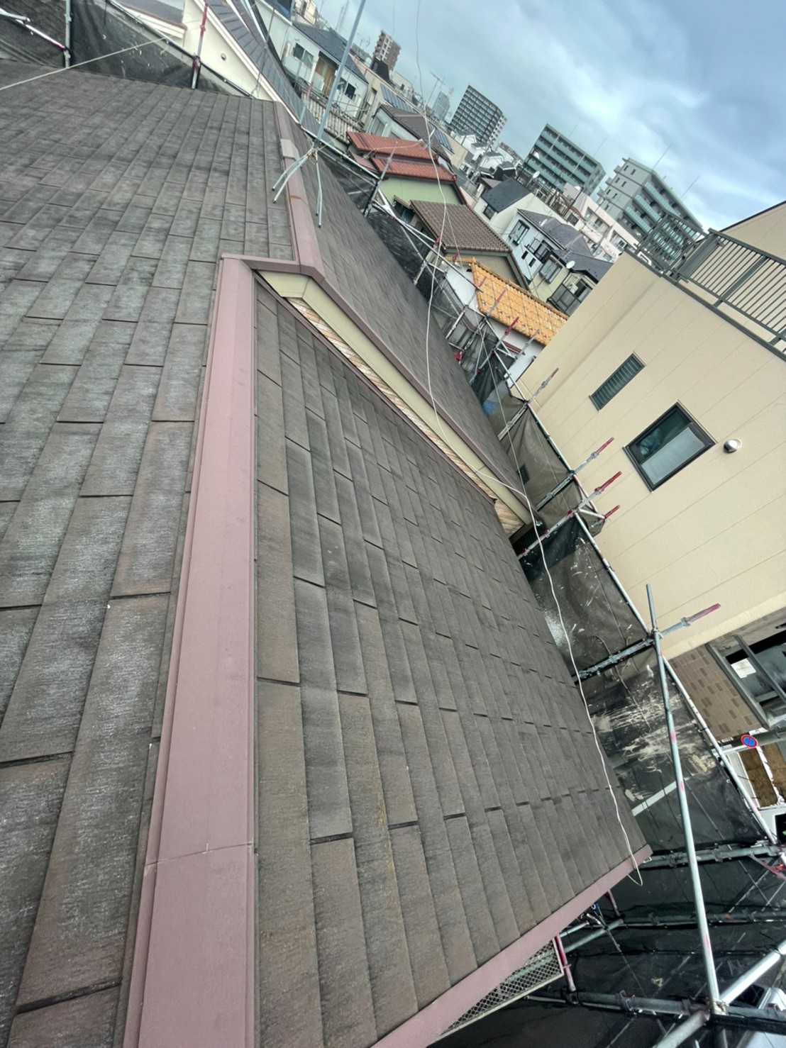 劣化したスレート屋根