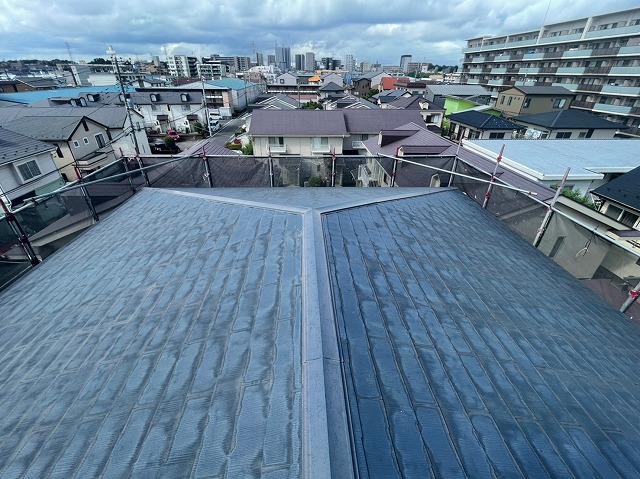 横暖ルーフαｓ　バズルーフ　カツキ板金　寄棟　屋根葺き替え　カバー工法