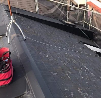 スレート屋根から横暖ルーフを使った屋根カバー工事を行いました！川口市屋根カバー工事　横暖ルーフαｓ　ニチハ　センタールーフ　スレートボロボロ　ガルバリウム鋼板　