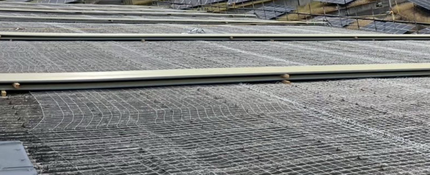 屋根材の仮置き