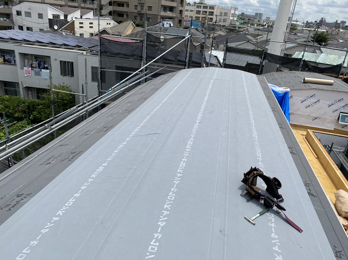 緩勾配にガムロンを施工