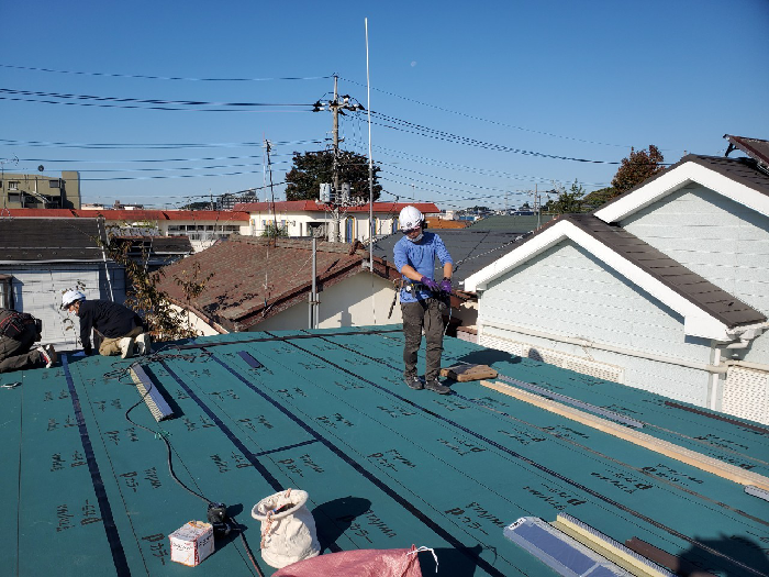 重なり部分をブチルテープで補強