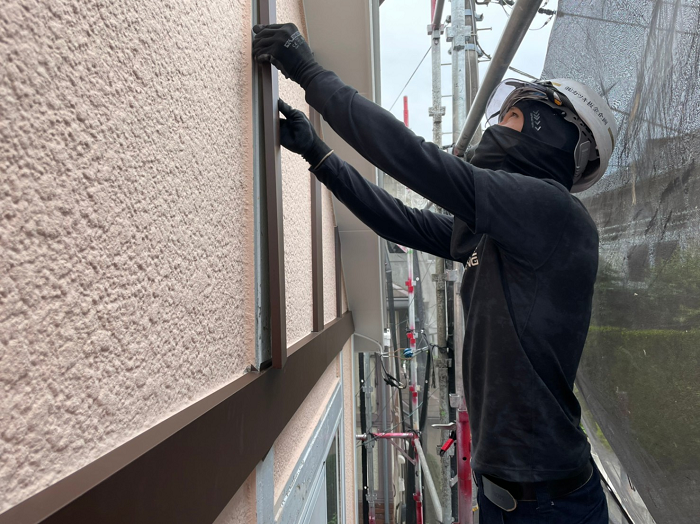 幕板板金施工中