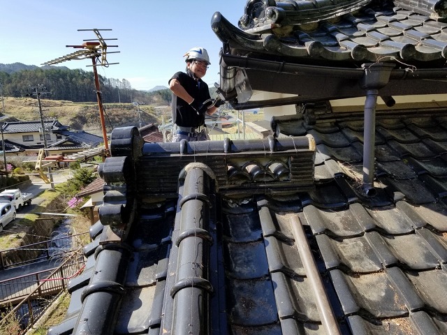 既存雨樋の撤去します