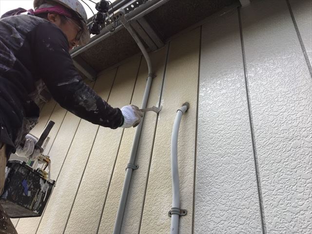 金属サイディング下塗りです