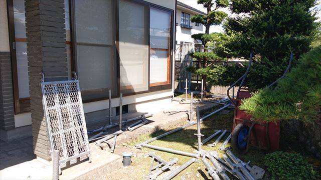 長野県駒ヶ根市モルタル外壁塗装足場作業5