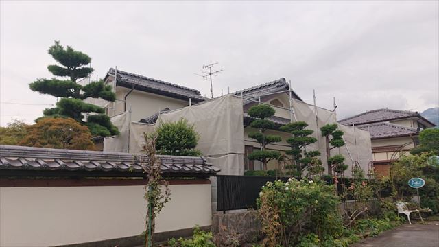 長野県駒ヶ根市モルタル外壁塗装足場作業4