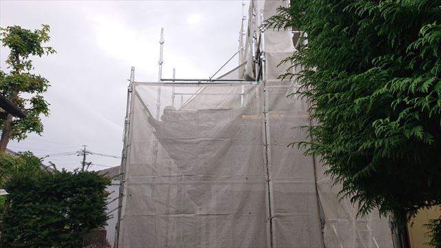 長野県駒ヶ根市モルタル外壁塗装足場作業1