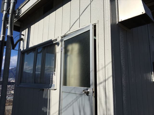 金属サイディング塗装完成です