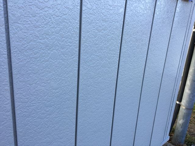 金属サイディング塗装済みです。