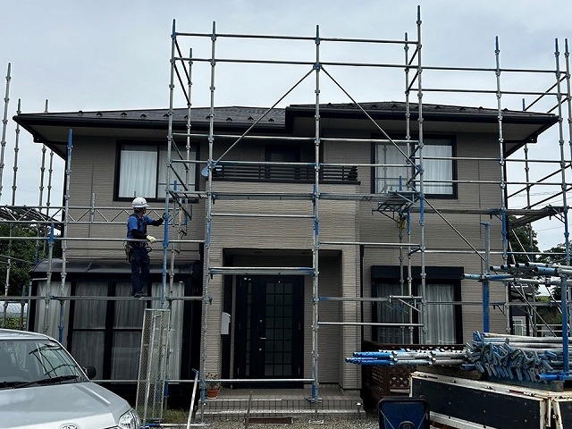 サイディング外壁塗り替え工事の足場設置