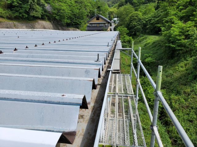 折板屋根_雨樋2