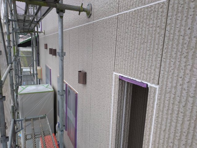 伊那市境K邸外壁下塗り