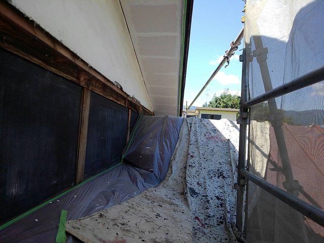 鼎t邸_軒天_塗装2