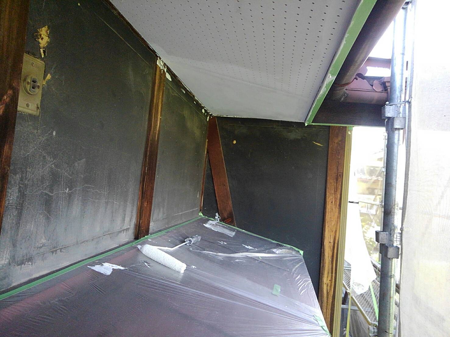 鼎t邸_軒天_塗装1