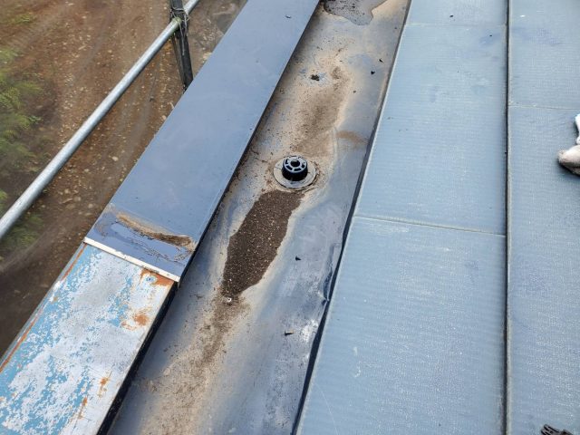 伊那市_屋根塗装工事_笠木3