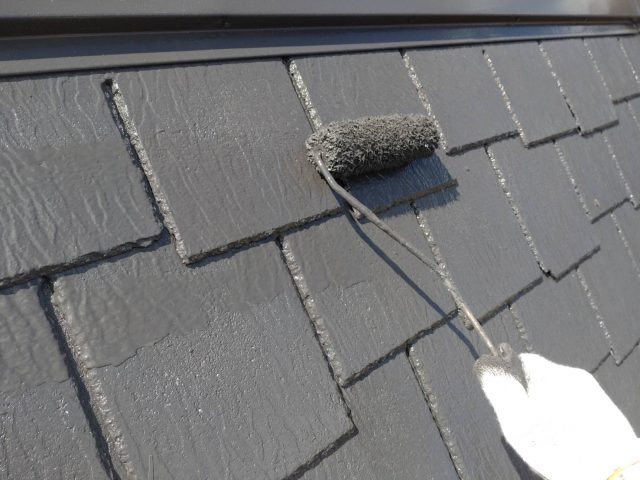 飯田市HH様屋根_上塗りローラー