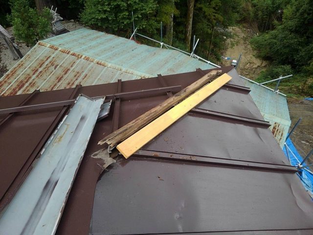 阿南町_屋根塗装_隅棟3