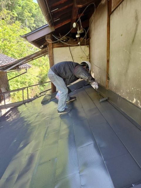 阿南町トタン屋根_上塗り２