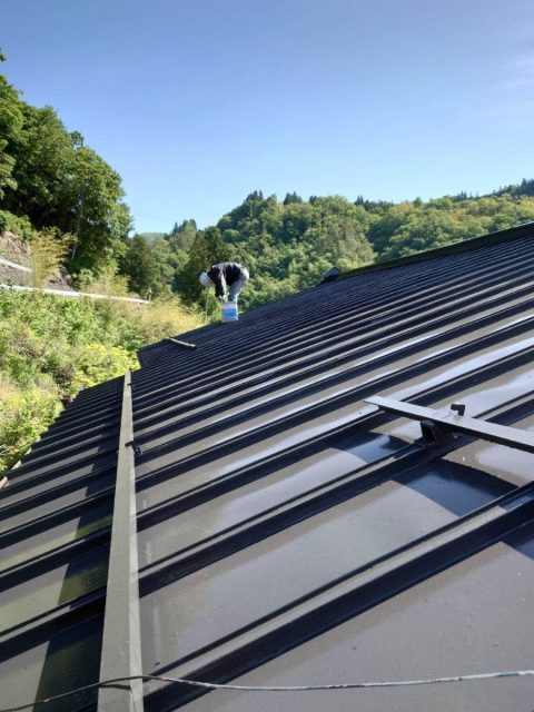 阿南町トタン屋根_上塗り４