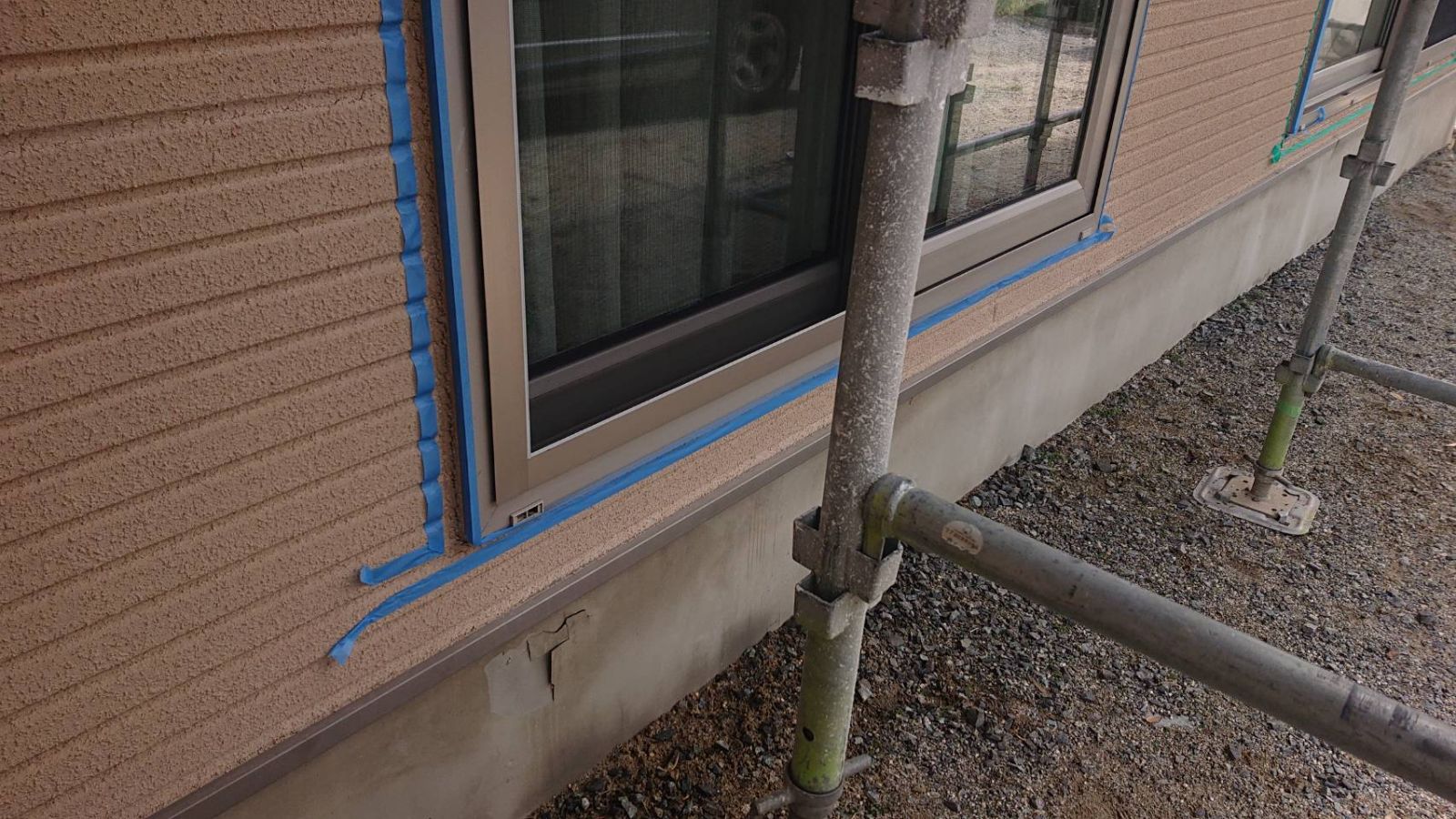 松川町サンワ外壁塗コーキング作業1