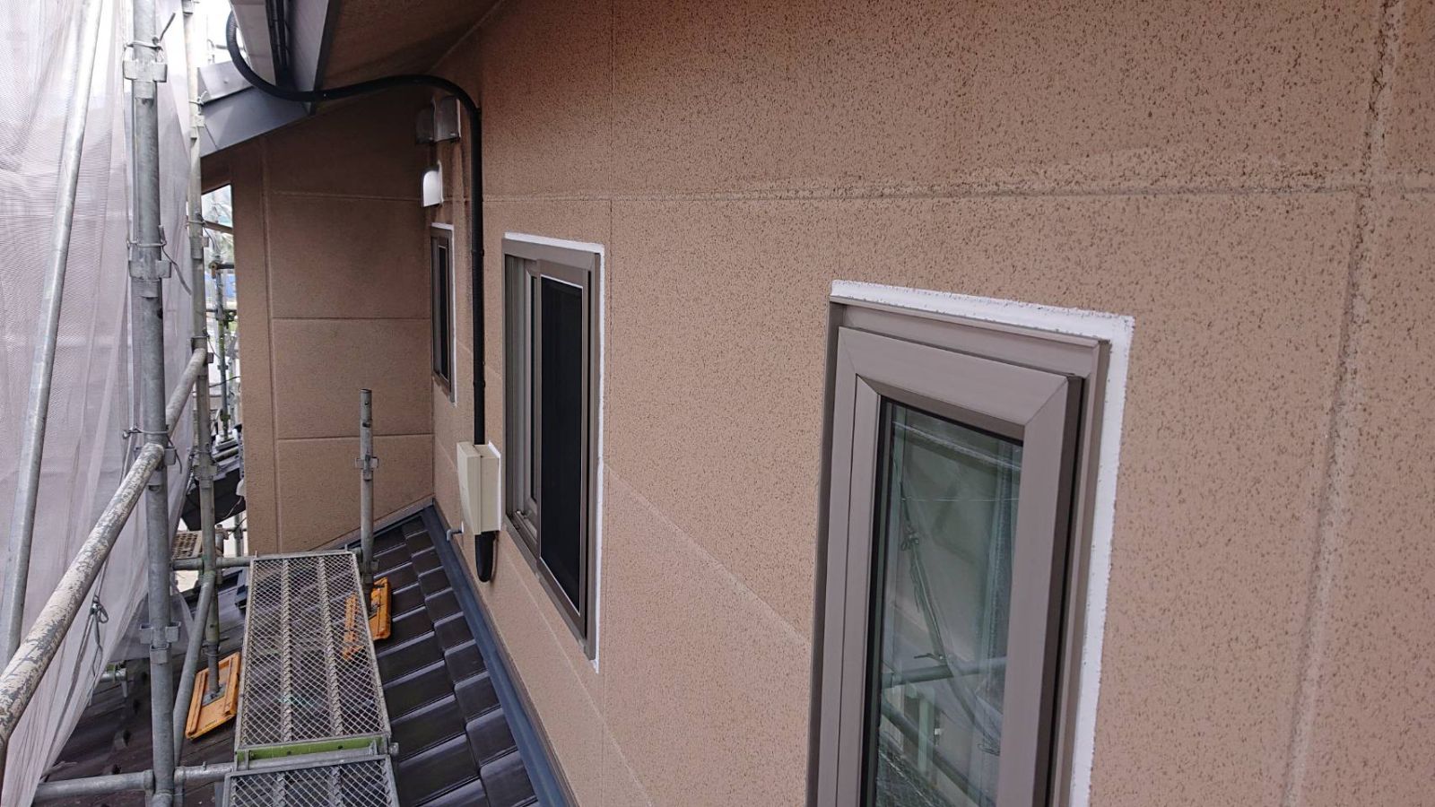 松川町サンワ外壁塗コーキング作業5